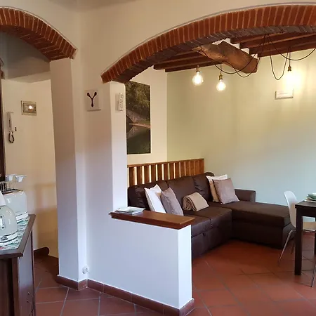 Casa Luce شقة بيتراسانتا